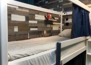 двухъярусная кровать